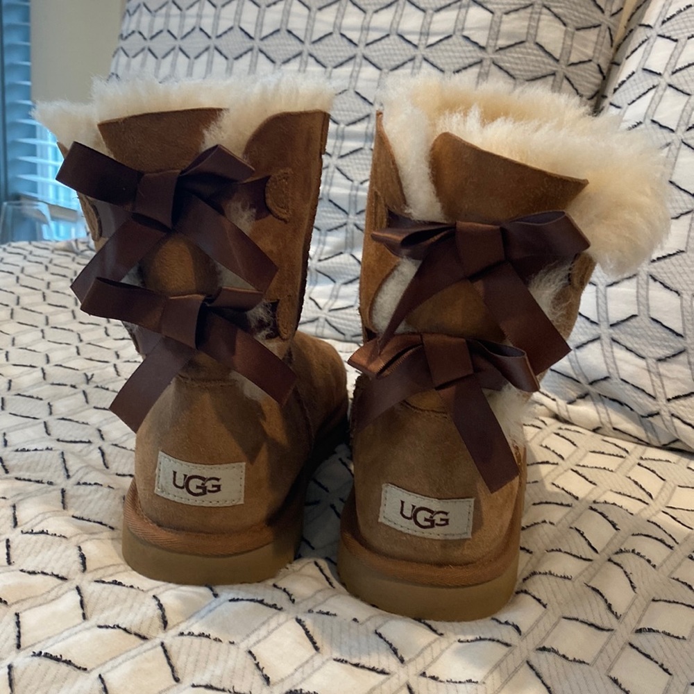Ugh Bailey Bow Boots Sz 6